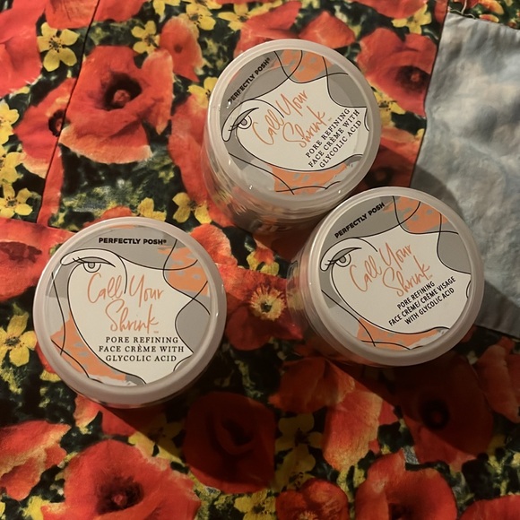 Call your shrink face moisturizer - Picture 3 of 4